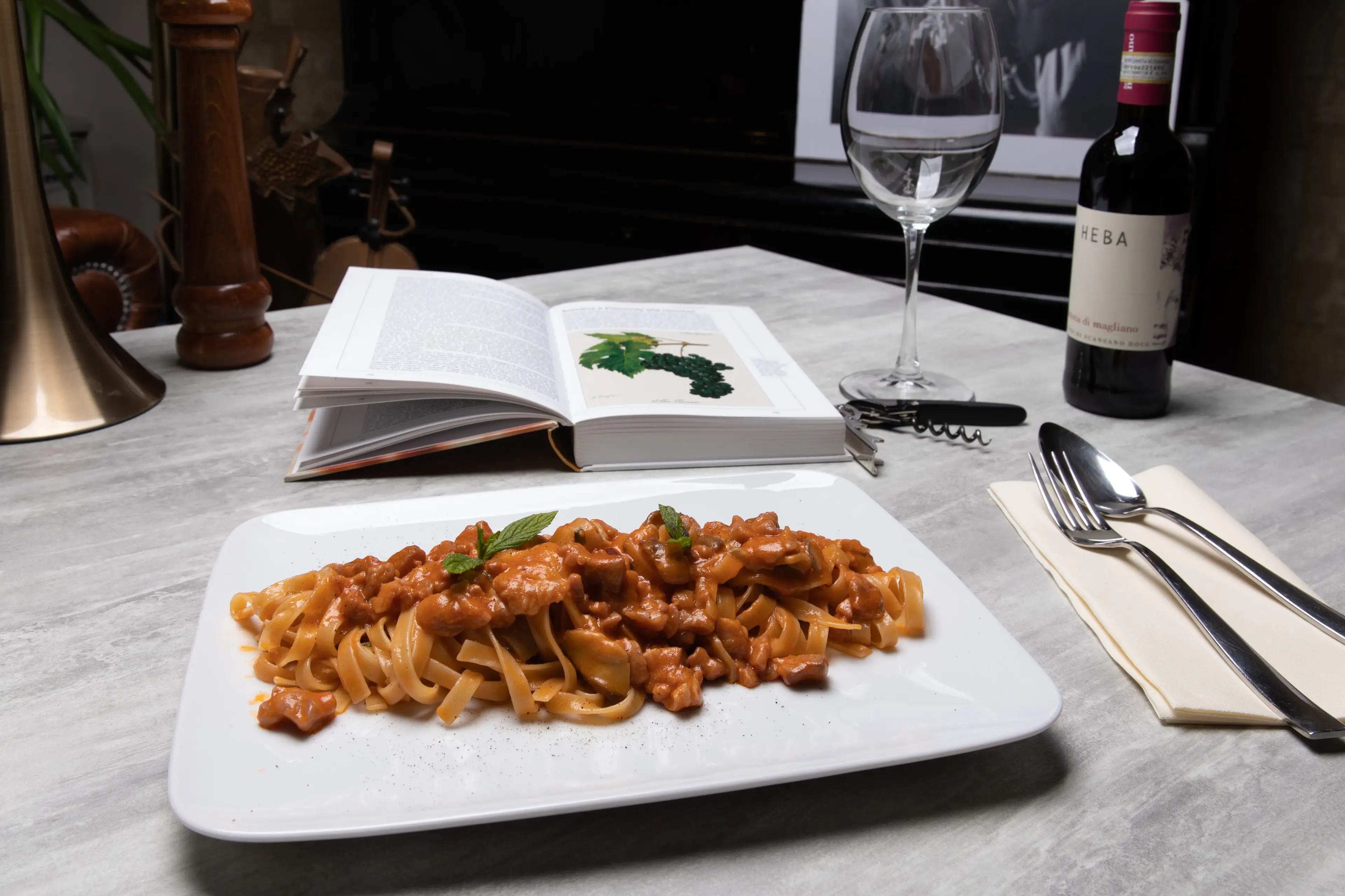 Tagliatelle, animelle e carciofi fritti