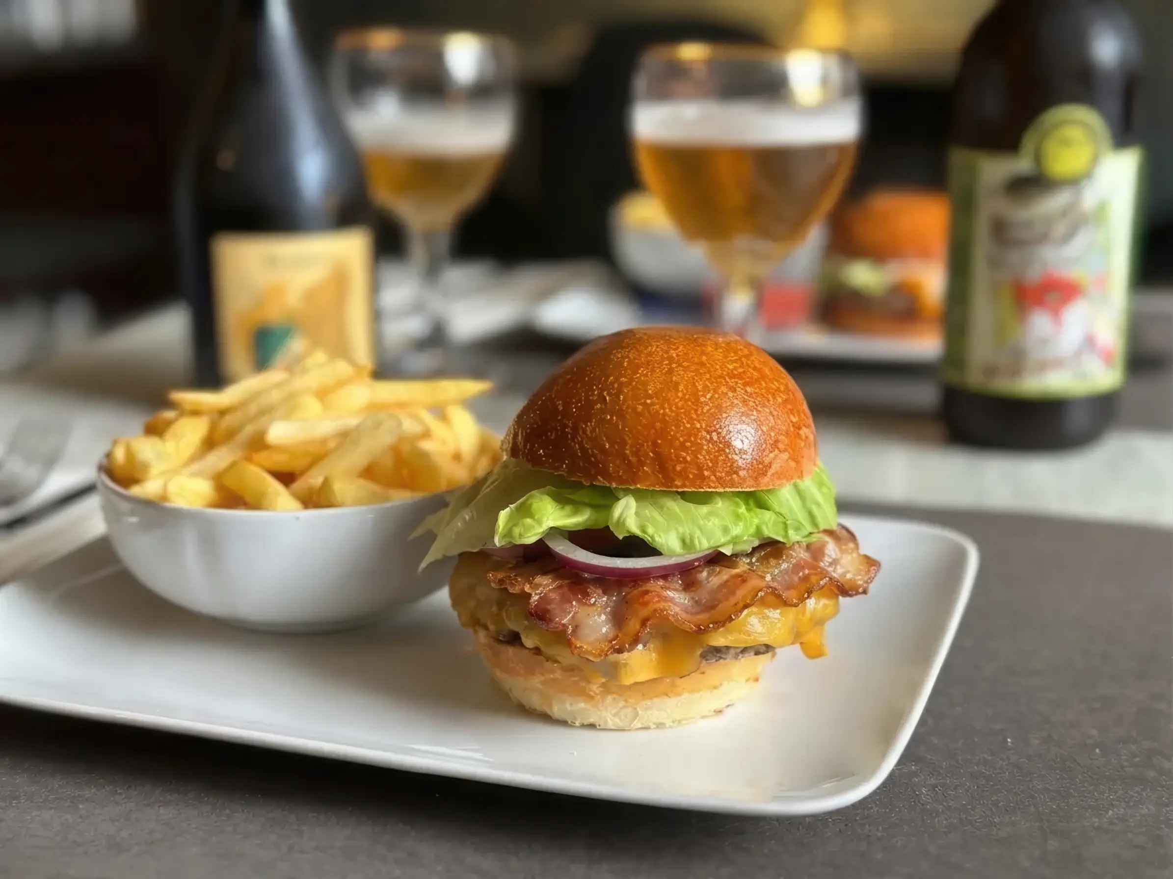 hamburger del boogie con patatine